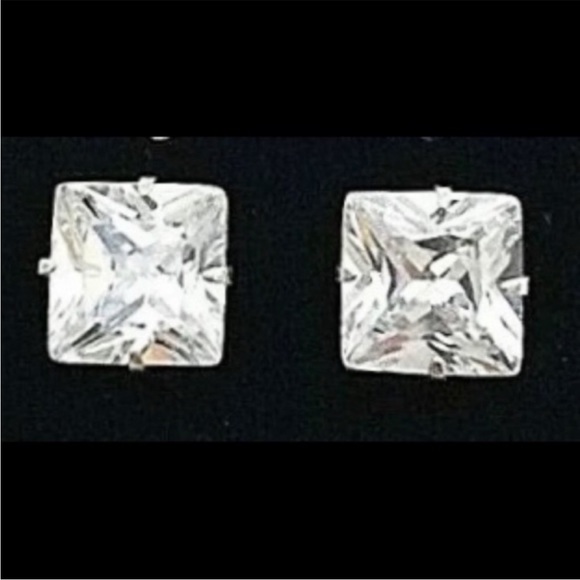 Hypoallergenic Stainless Cubic Zirconia Earrings 8mm NEW - Picture 10 of 10
